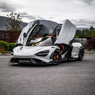 McLaren 765LT phone wallpaper