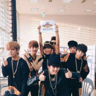 Funny BTS lock screen wallpaper