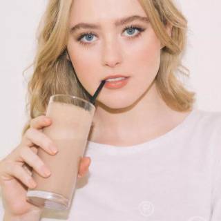 Kathryn Newton iPhone wallpaper