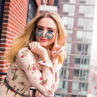 Kathryn Newton iPhone wallpaper