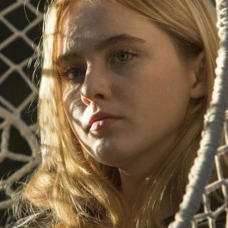 Kathryn Newton iPhone wallpaper