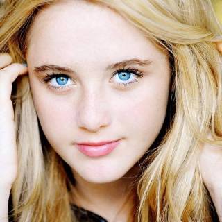 Kathryn Newton iPhone wallpaper