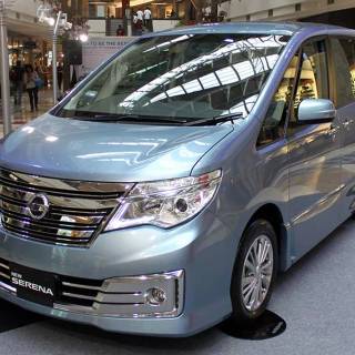 Nissan Serena wallpaper