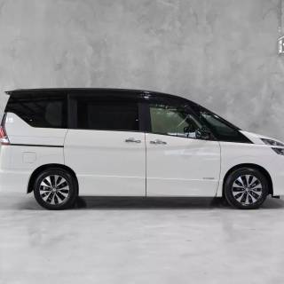 Nissan Serena wallpaper