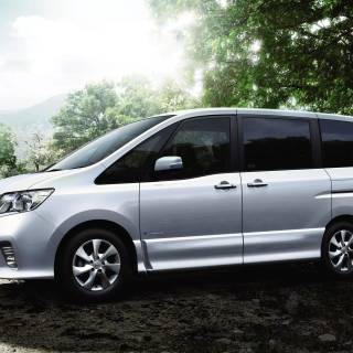 Nissan Serena wallpaper