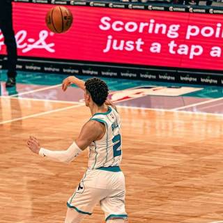 NBA iPhone 13 wallpaper