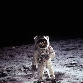 iPhone XR astronaut wallpaper