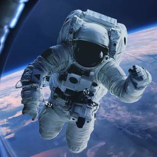 iPhone XR astronaut wallpaper