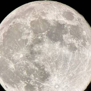 iPhone 7 Plus moon wallpaper