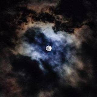 iPhone 7 Plus moon wallpaper