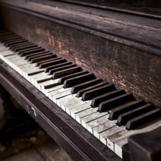 Piano desktop wallpaper