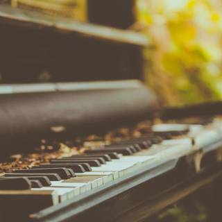 Piano desktop wallpaper