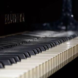 Piano desktop wallpaper