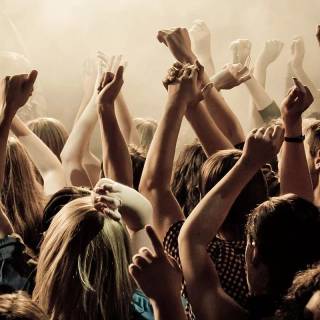 People crowd wallpaper