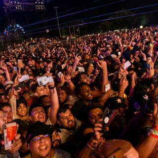 People crowd wallpaper