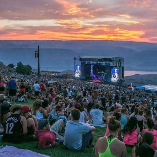 People crowd wallpaper