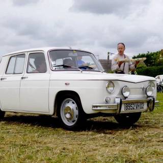 Renault R8 wallpaper