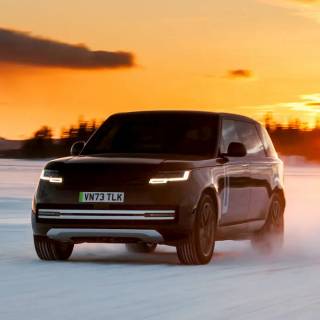 Range Rover electric wallpaper