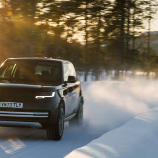 Range Rover electric wallpaper