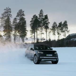 Range Rover electric wallpaper
