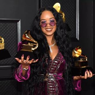 The singer H.E.R. wallpaper