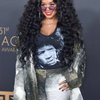 The singer H.E.R. wallpaper