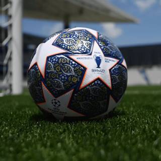 UCL ball wallpaper