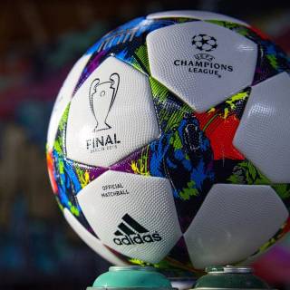 UCL ball wallpaper