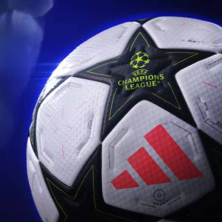 UCL ball wallpaper