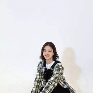 STAYC J wallpaper