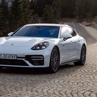 Porsche Panamera 4k wallpaper