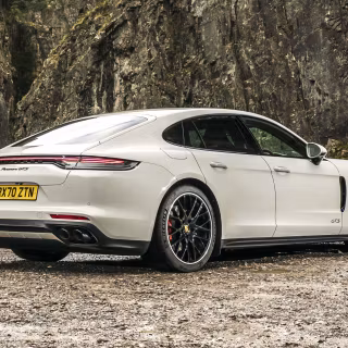 Porsche Panamera 4k wallpaper