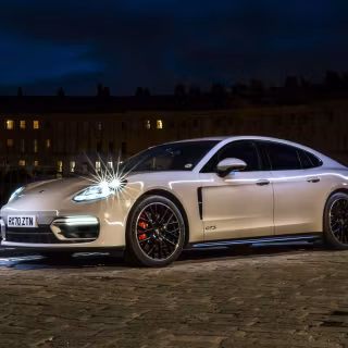 Porsche Panamera 4k wallpaper