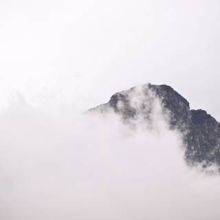 4k minimal aesthetic wallpaper