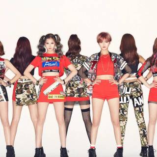 Twice Sana desktop wallpaper