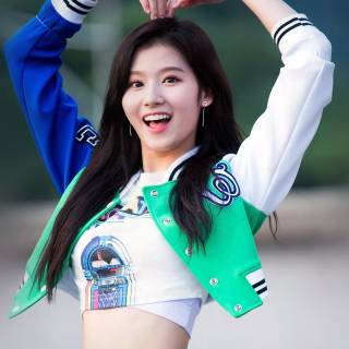 Twice Sana desktop wallpaper