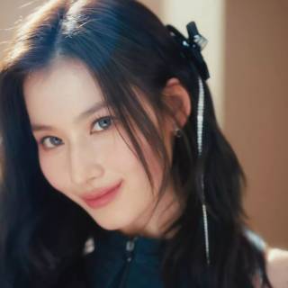 Twice Sana desktop wallpaper