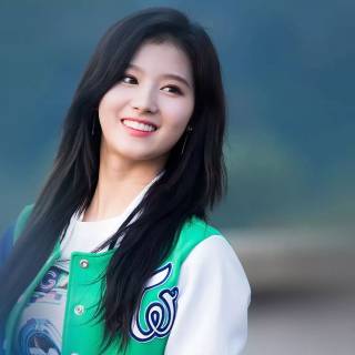 Twice Sana desktop wallpaper