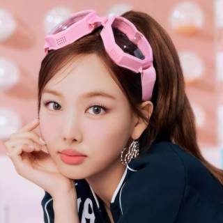 Twice Sana desktop wallpaper