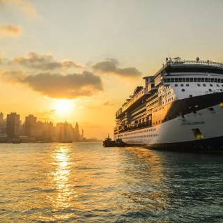 Desktop ship wallpaper