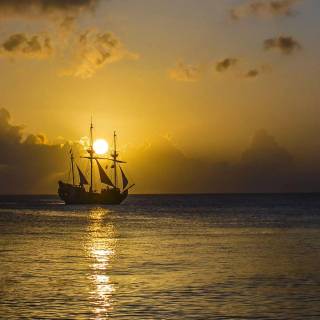 Desktop ship wallpaper