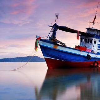 Desktop ship wallpaper