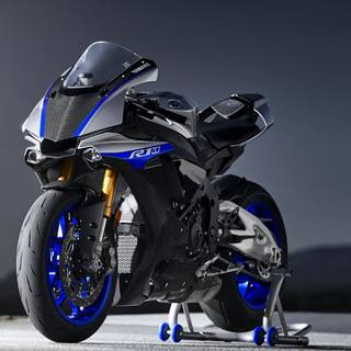 Black bike 4k PC wallpaper