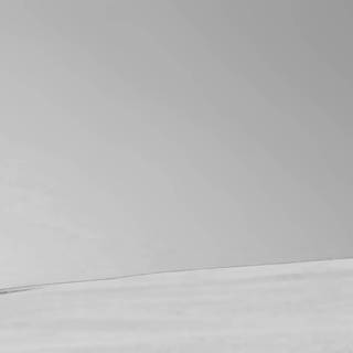 White minimalist desktop wallpaper