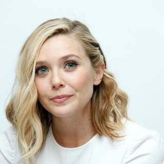 Elizabeth Olsen desktop wallpaper