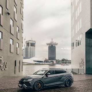 Lamborghini Urus mobile wallpaper