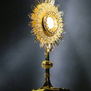 Monstrance wallpaper