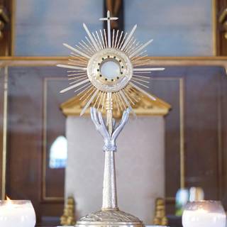 Monstrance wallpaper
