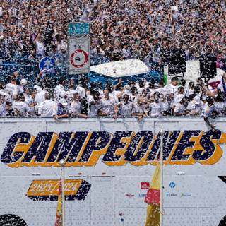 Real Madrid bus wallpaper