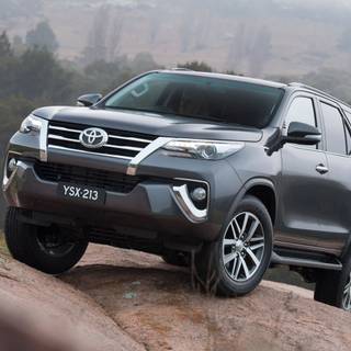 Fortuner Land Cruiser wallpaper